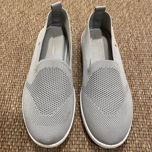 Tommy Bahama 9 Gray Slip On Sneakers